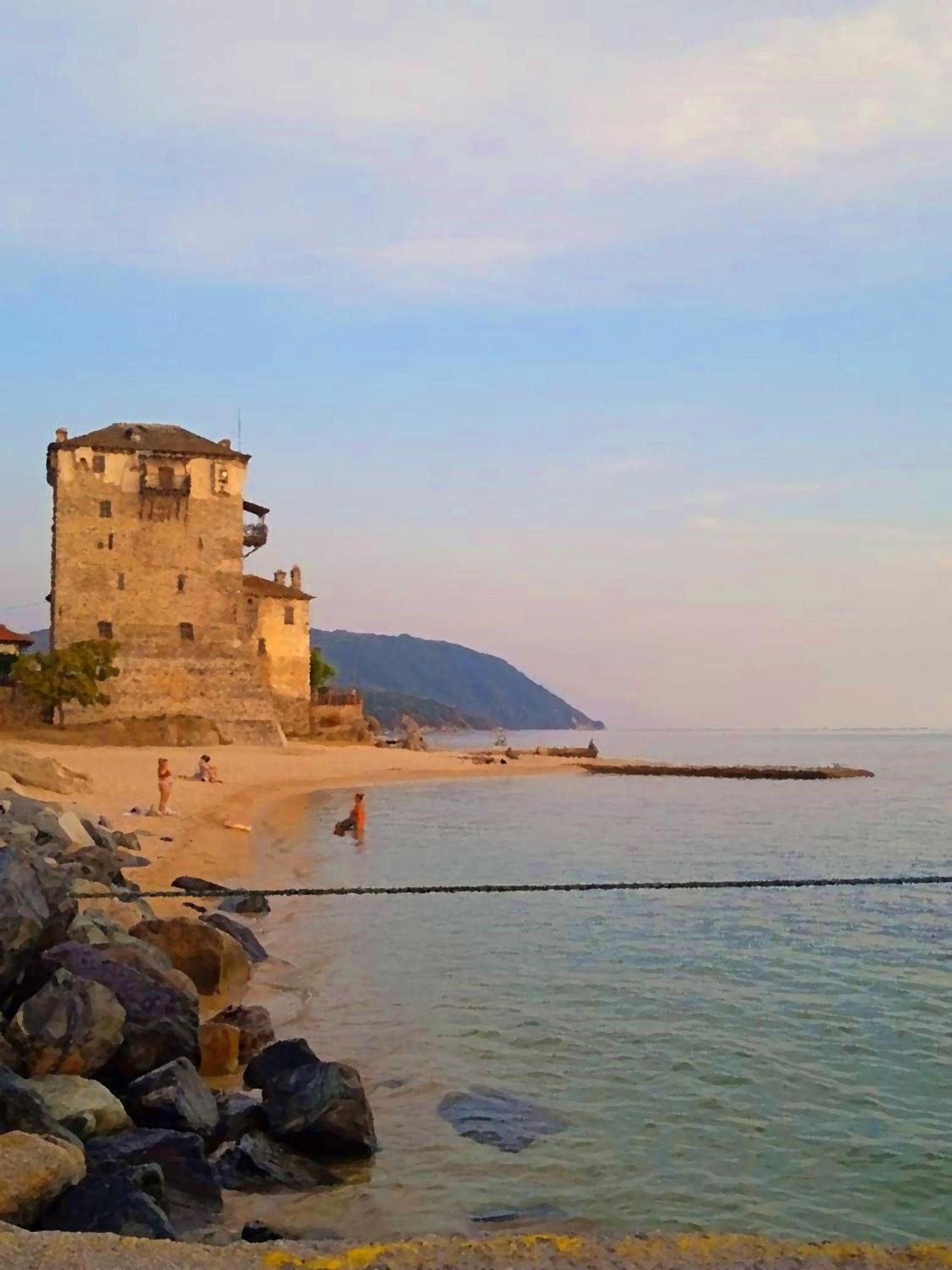 Yulia Guest House Ouranoupoli Bagian luar foto